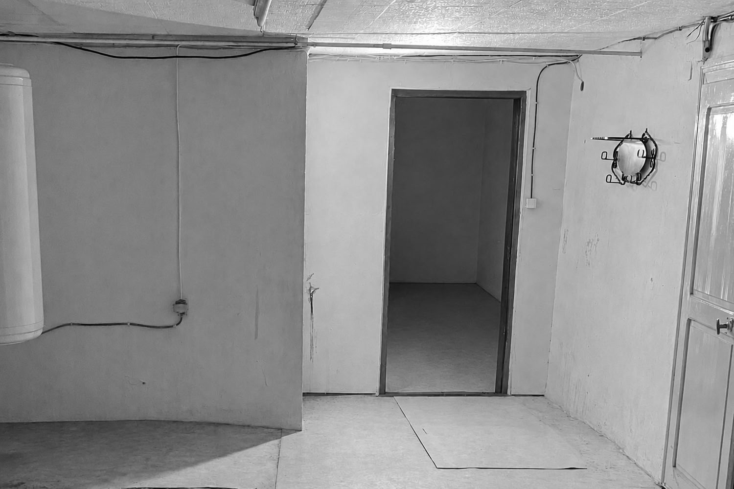Phase de curage dans une maison de village en cours de réhabilitation à Metz.